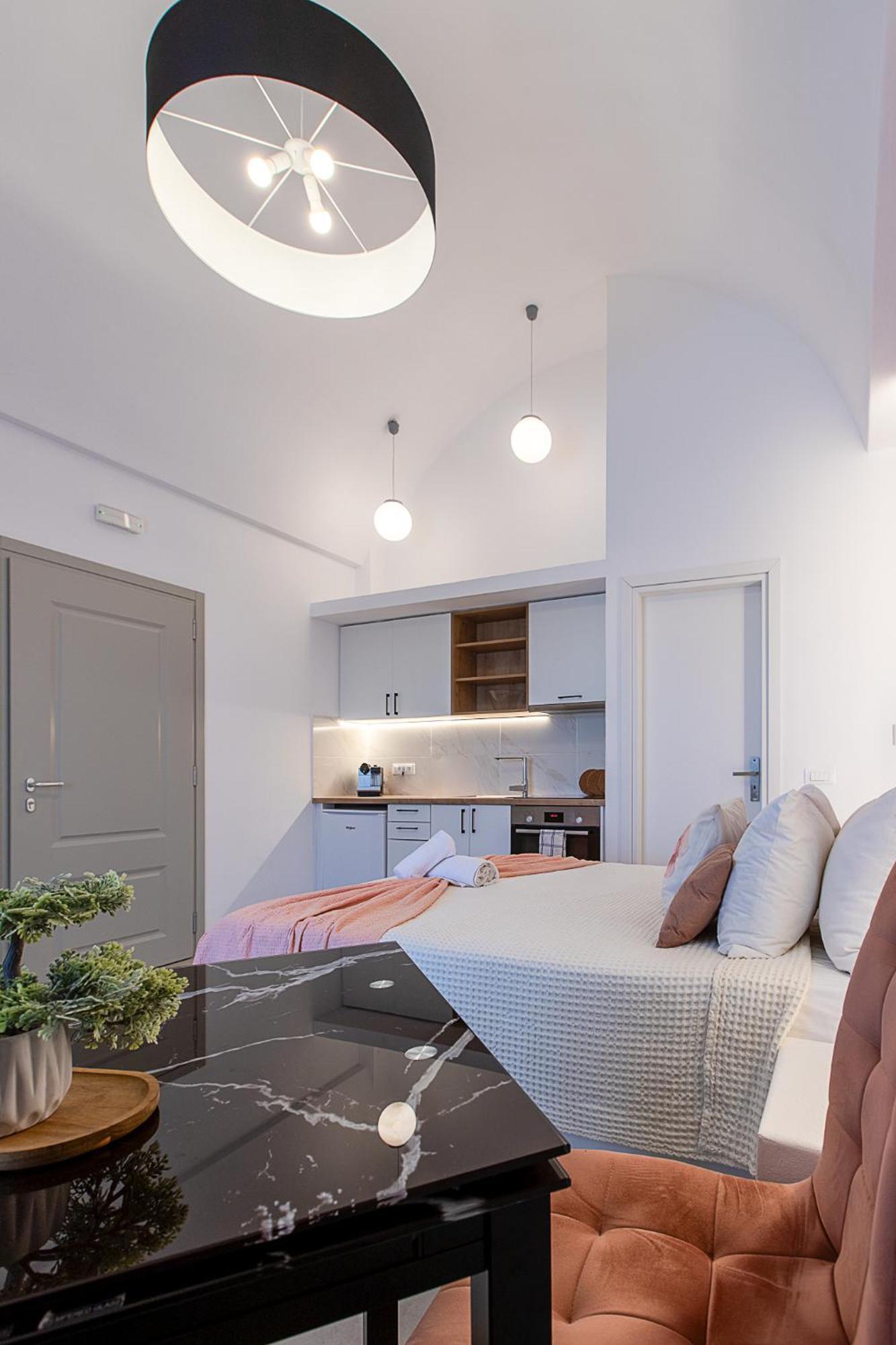 Santorini Villatzio Suites เมซาเรีย ภายนอก รูปภาพ