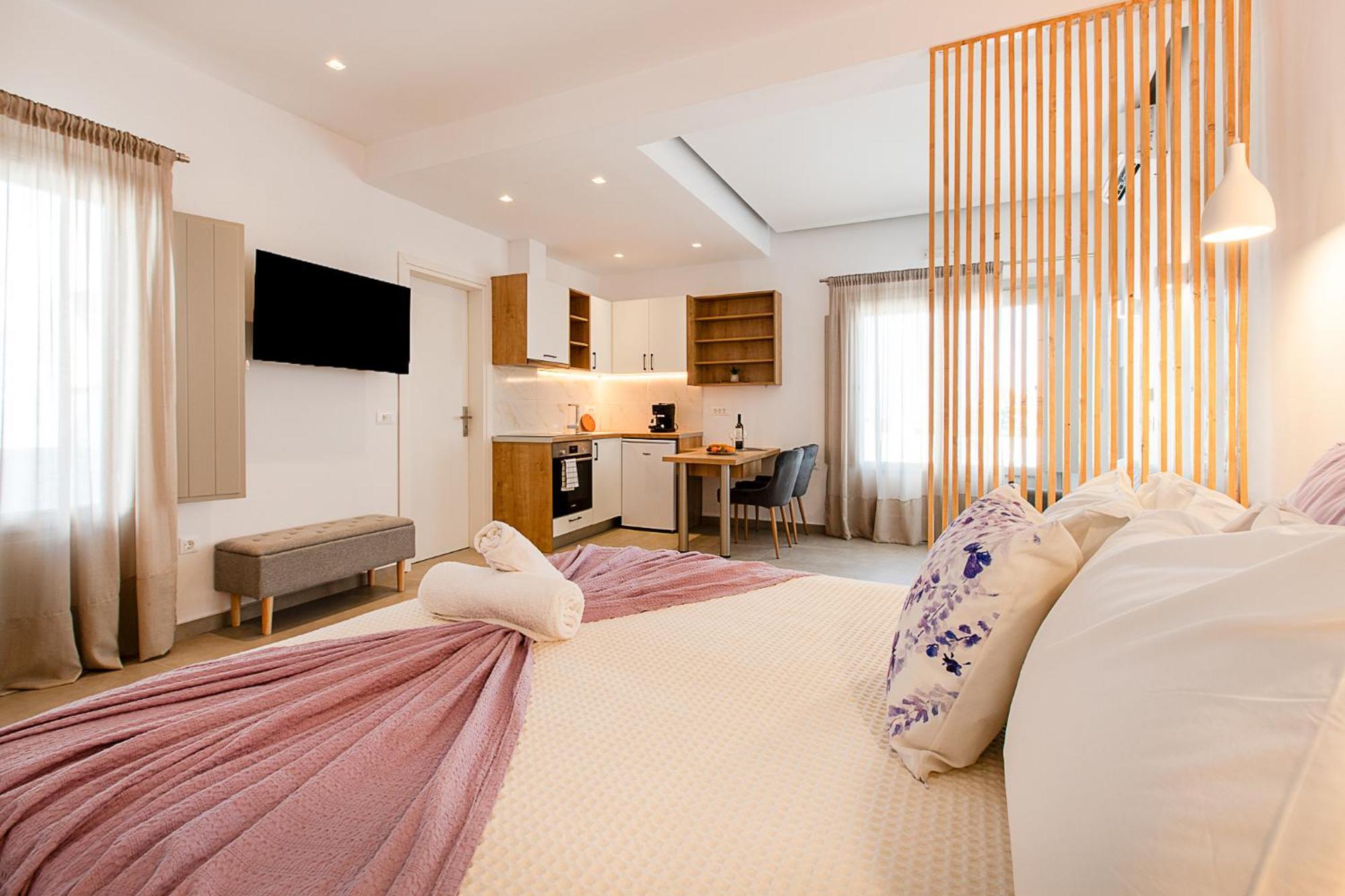 Santorini Villatzio Suites เมซาเรีย ภายนอก รูปภาพ