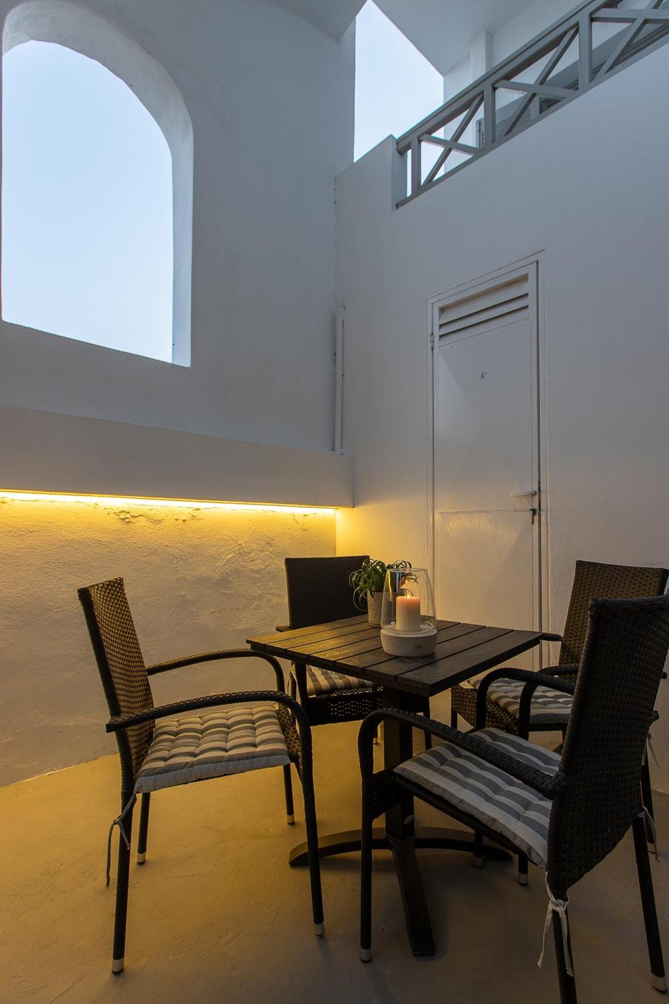 Santorini Villatzio Suites เมซาเรีย ภายนอก รูปภาพ