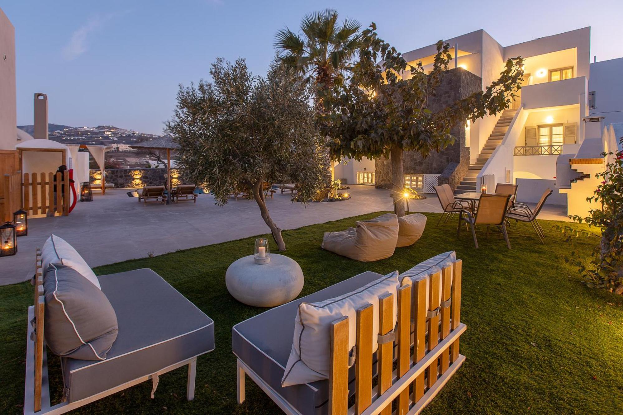 Santorini Villatzio Suites เมซาเรีย ภายนอก รูปภาพ