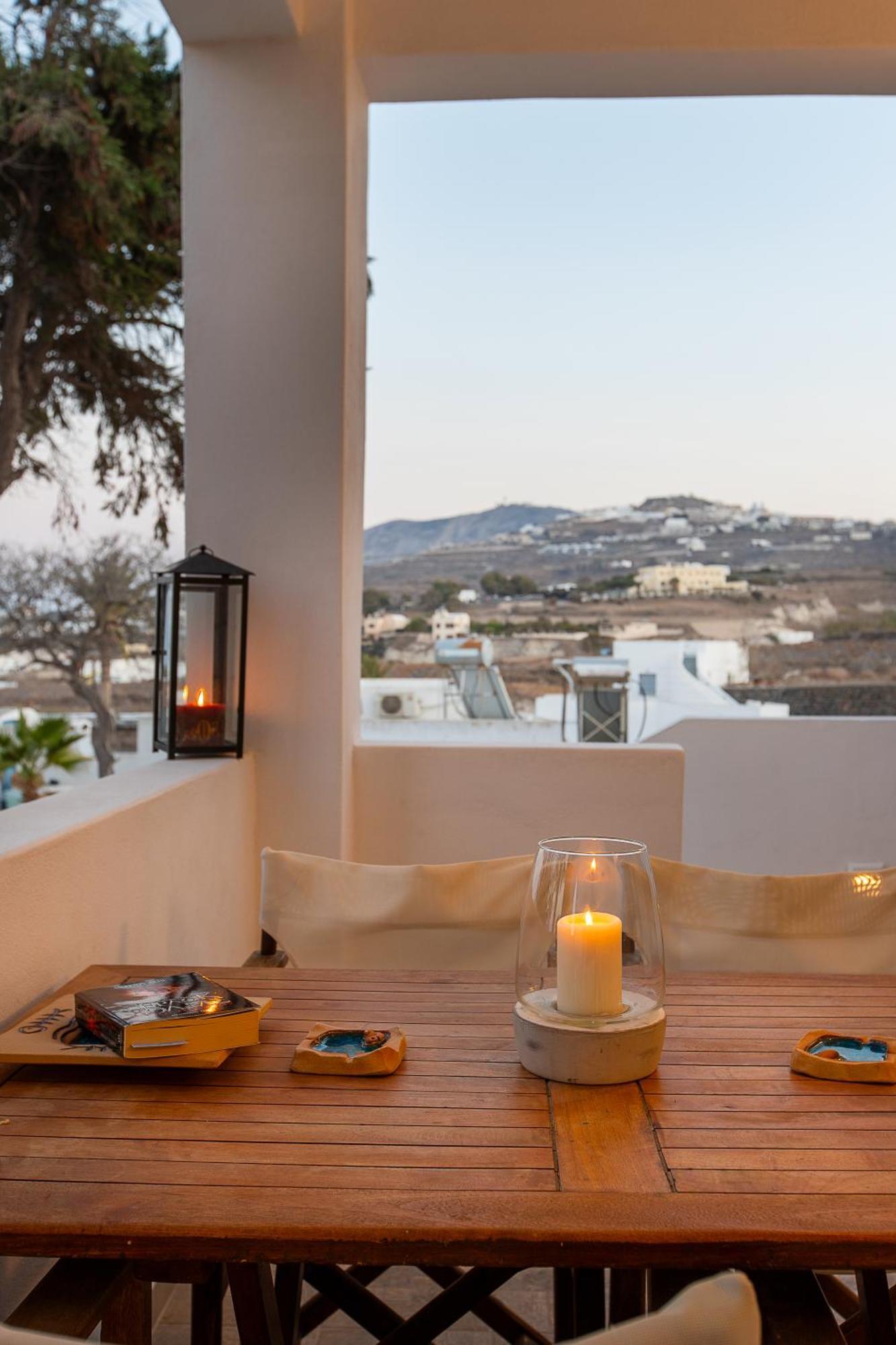 Santorini Villatzio Suites เมซาเรีย ภายนอก รูปภาพ