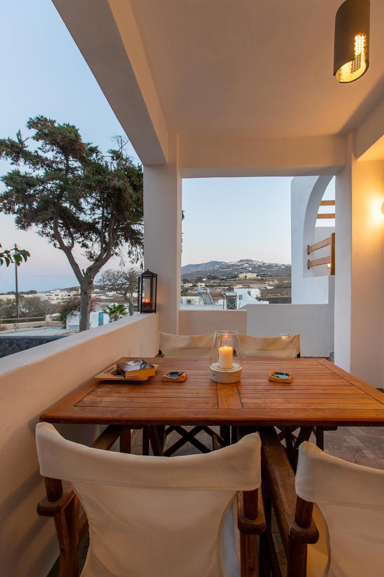 Santorini Villatzio Suites เมซาเรีย ภายนอก รูปภาพ